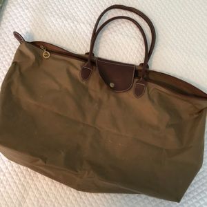 Tan longchamp overnight bag